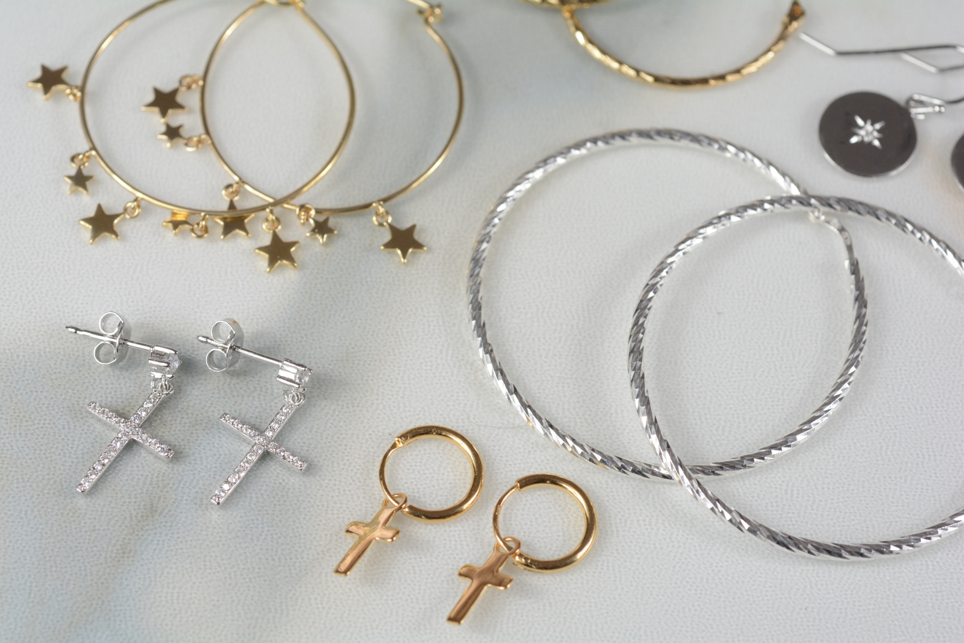 BOUCLES D'OREILLES